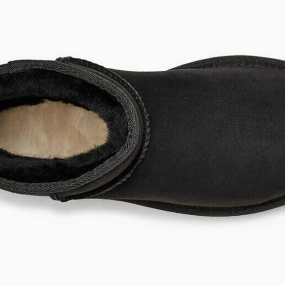 Ugg Women's Size US 8 Classic Mini II Ankle Boot Black Sheepskin Suede New - Picture 12 of 13